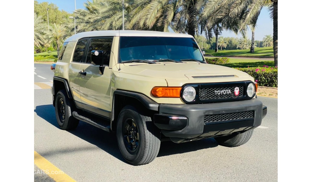 Toyota FJ Cruiser Toyota FJ 2008 GCC full option perfect condition