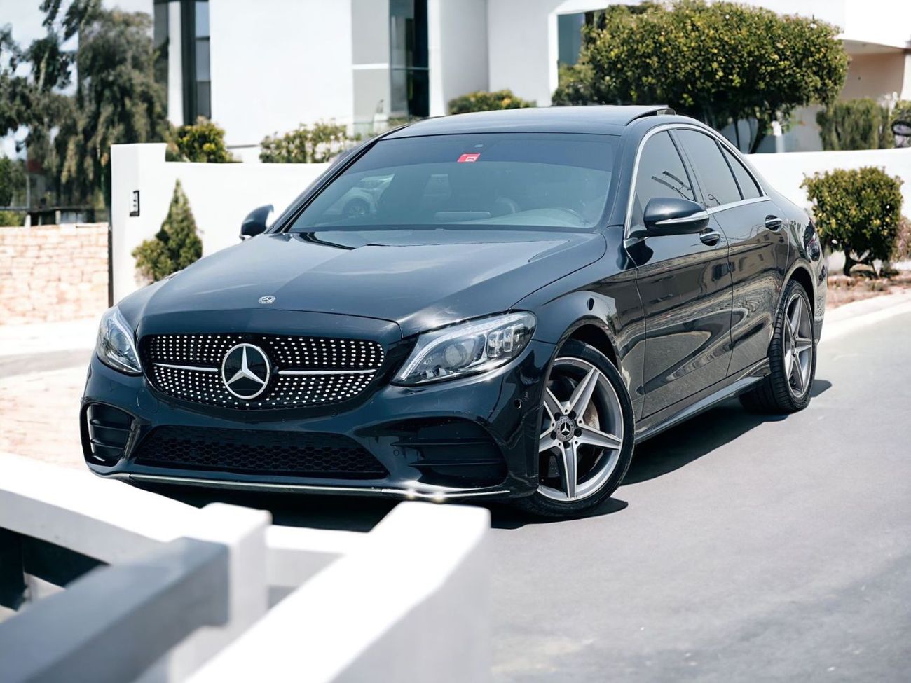 Mercedes-Benz C 300 Luxury FIX PRICE | AED 945 PM AVAILABE | Mercedes C300 AMG 2018 | NO LOW BALLERS | NO ACCIDENT HISTO