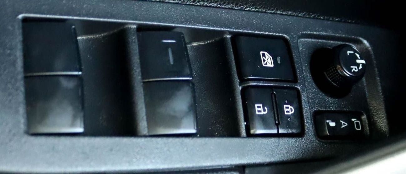 تويوتا كورولا كروس 1.8L XL (HEV) Toyota Corolla Cross Hybrid 1.8L 2022 GCC Original Paint Accident Free, excellent cond