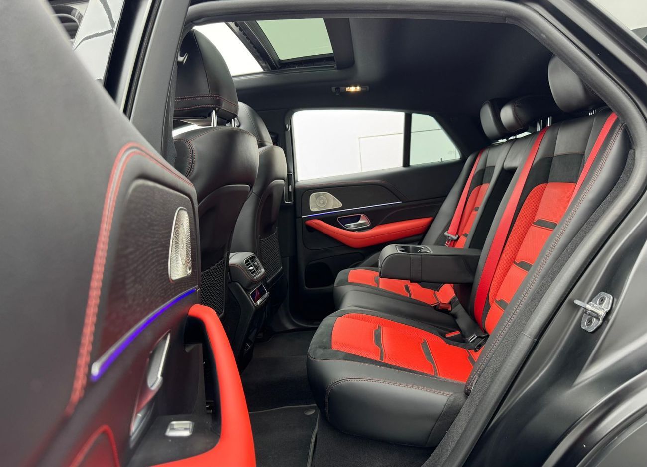 مرسيدس بنز GLE 53 AMG كوبيه 2024 Mercedes-AMG GLE 53 4MATIC+, Night Pack, Fully Loaded, 2029 Agency Warranty+ Service Contract,