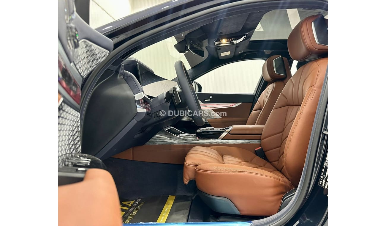 BMW 760Li 2023 BMW 760i XDrive, 5 Years BMW Warranty + Service Contract, GCC