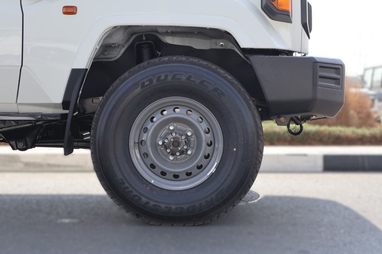 Toyota Land Cruiser 2025 LC78 4.0L  V6 AT