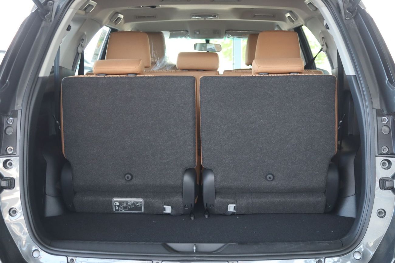 Toyota Fortuner 2.4 DIESEL AUTOMATIC  **EXPORT ONLY**التصدير فقط خارج الخليج**