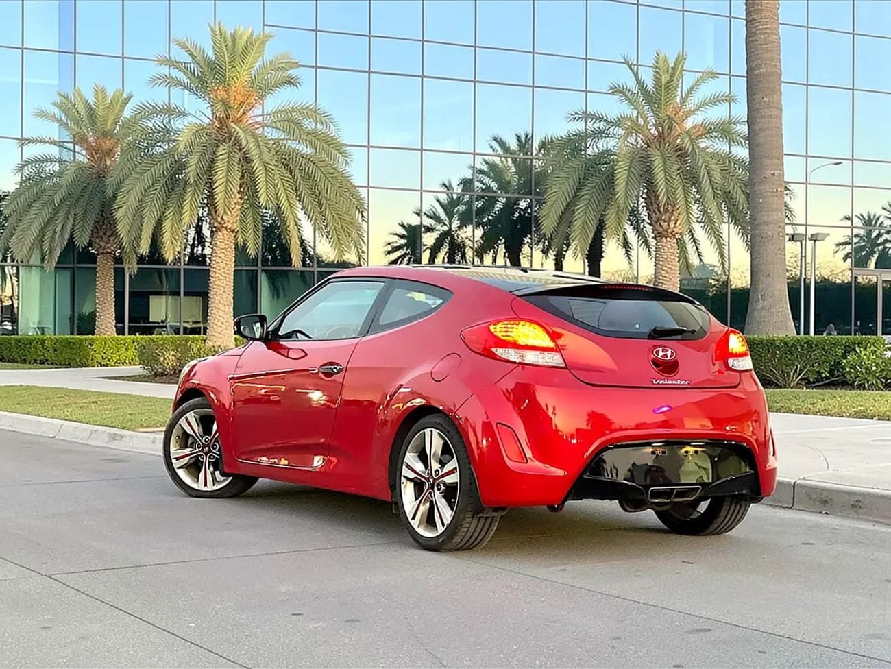 Hyundai Veloster GLS 1.6L GLS | 1.6L | |GCC | EXCELLENT CONDITION