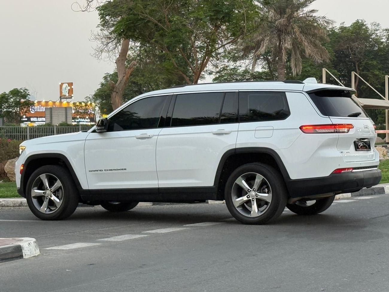 جيب جراند شيروكي LIMITED PLUS L Limited 3.6L