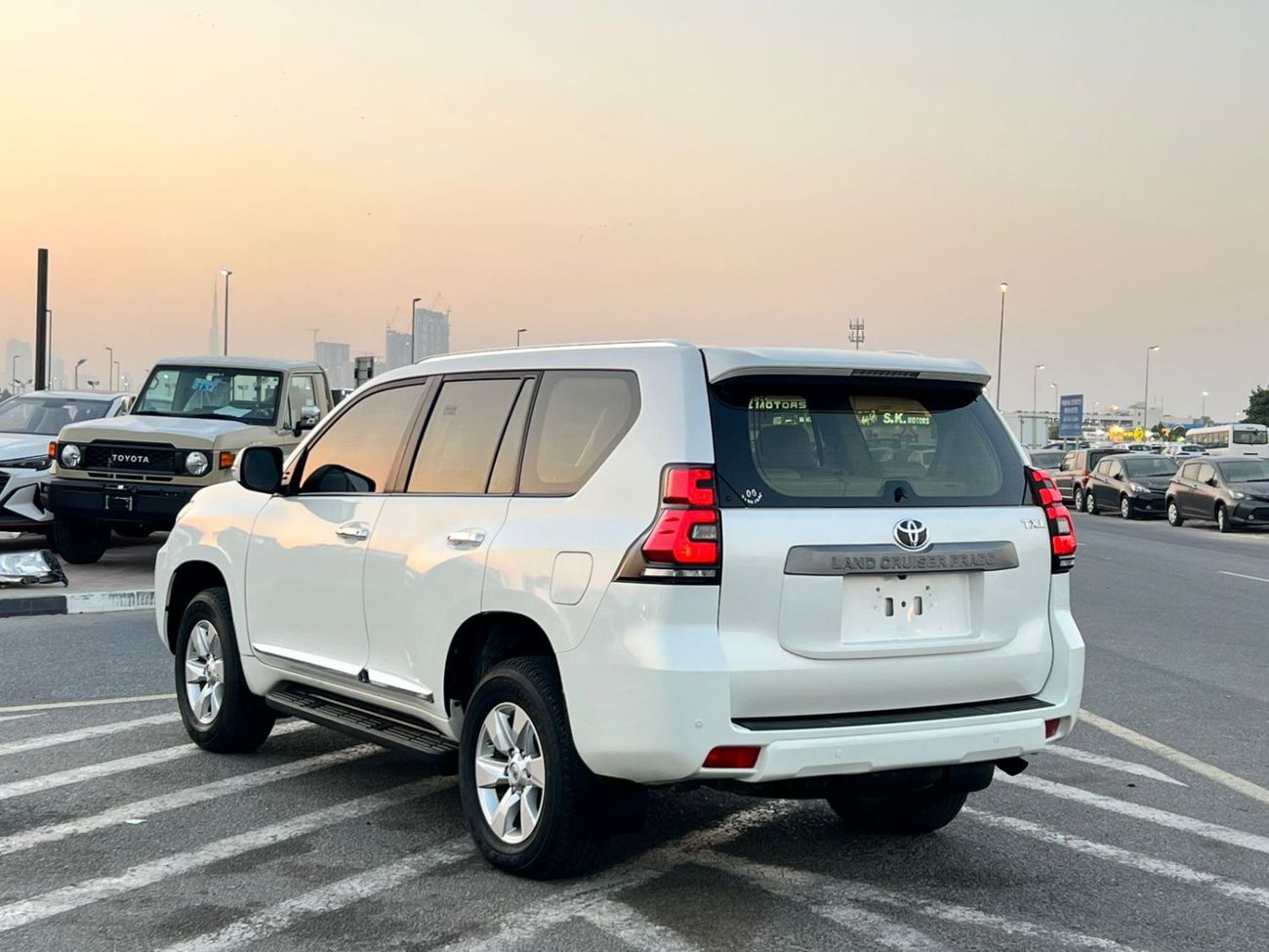 Toyota Prado 2019 Toyota Prado TXL 2.7L V4 - AWD 4x4 - GCC - Full Screen - Leather seat  - 7 Seater