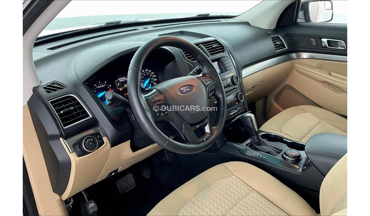 Ford Explorer XL / Standard