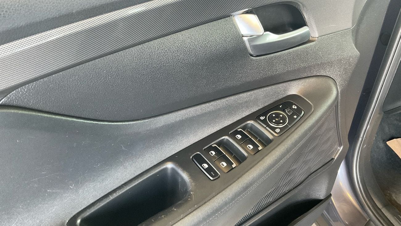 هيونداي سانتا في 2.5 GL COMFORT PLUS AUTO 2WD | شامل الضمان | 0 ﺪﻔﻋﺓ ﺃﻮﻟﻯ