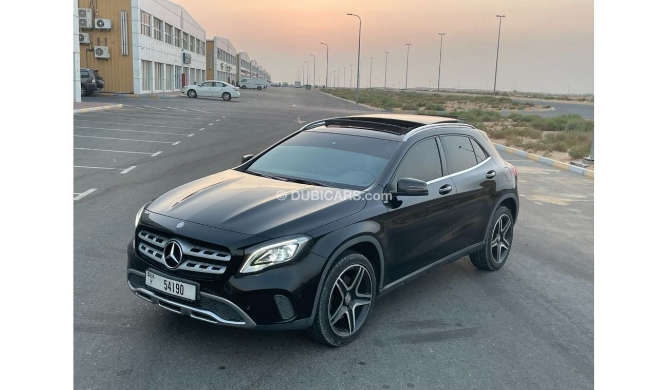Mercedes-Benz CLA 250 Mercedes GLA 250 FREE ACCIDENT 2018 BLACK 180K GCC Automatic Gasoline 5 4 BLACK Price : 110000 Mobil