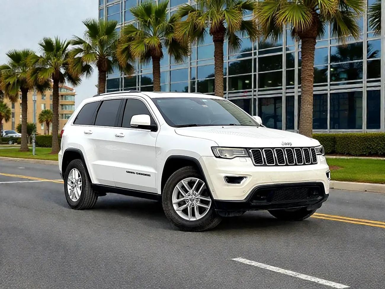Jeep Grand Cherokee 1,157 P.M | Exclusive - GCC Specs | Original paint