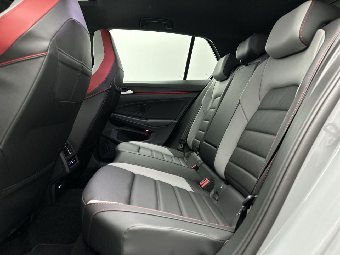 Volkswagen Golf Golf GTI 2L  | Ex-Demo| Assistant Package | Performance Hatchback | Travel Assist | Area View Camera