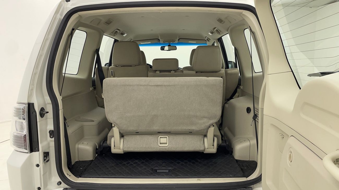 ميتسوبيشي باجيرو GLS MID 3.5 | بدون دفعة مقدمة | اختبار القيادة في المنزل