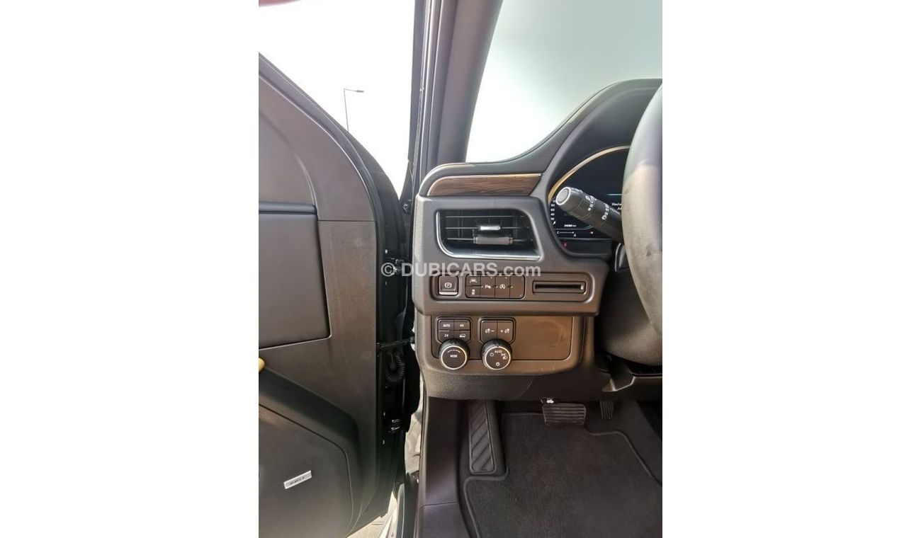 Chevrolet Suburban Chevrolet LT Suburban - 2023 - Black