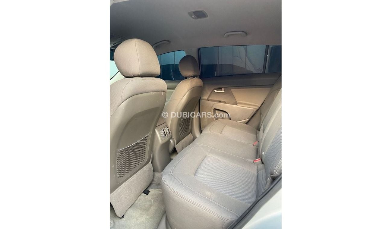 Kia Sportage LX Kia Sportage Model: 2014 Walk: 104,000 miles Price: 25,000 dirhams American specifications V4, 2.