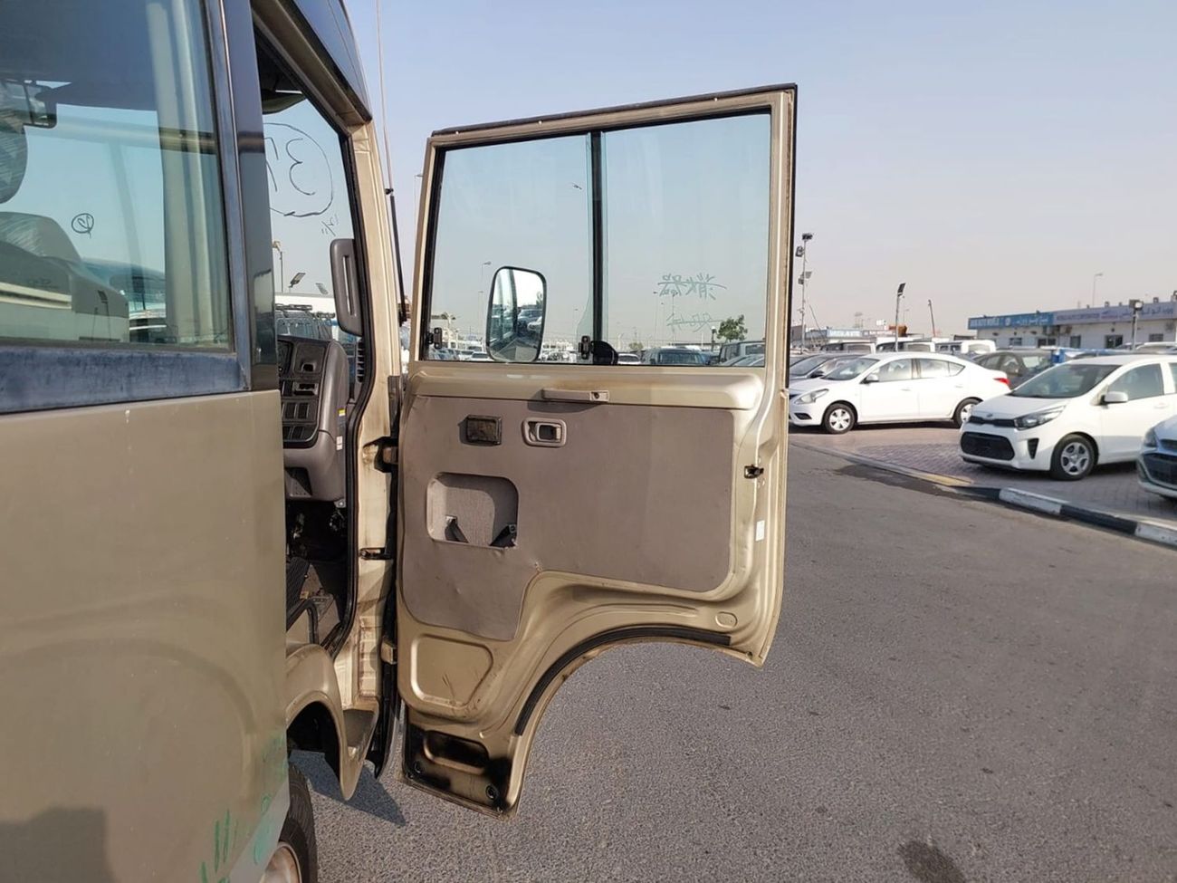 إيسوزو جرنی (RAMADAN OFFER) ISUZU JOURNEY BUS RHD 2002 MODEL 4.2 L DIESEL AUTOMATIC(PM05059)