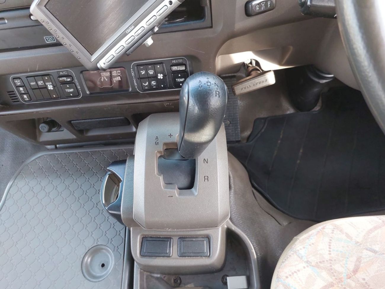 Mitsubishi Rosa (RAMADAN OFFER) MITSUBISHI ROSA BUS RHD 2012 MODEL 3.0 L DIESEL AUTOMATIC(PM00317)