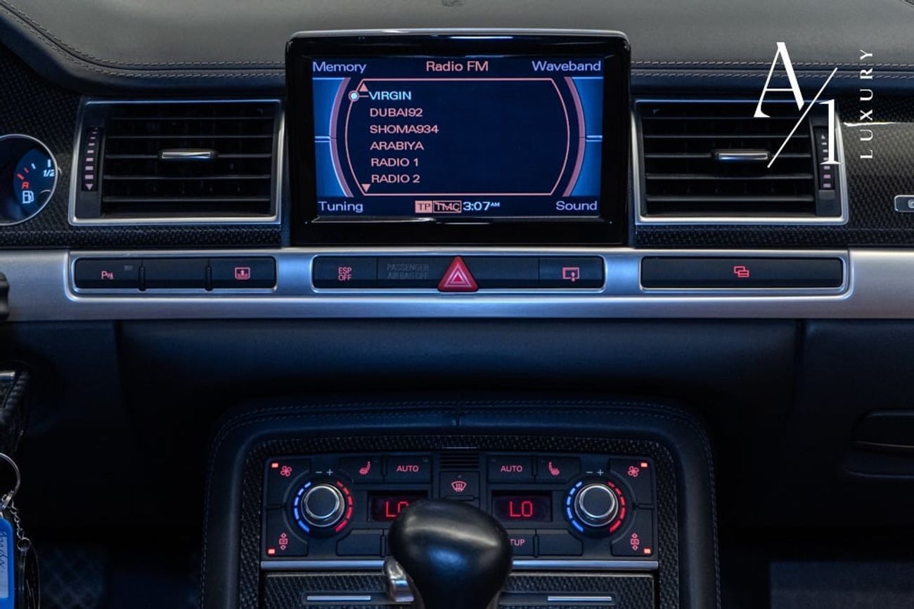 أودي S8 2009 Audi S8 V10, Clean Title, Zero Paint, GCC