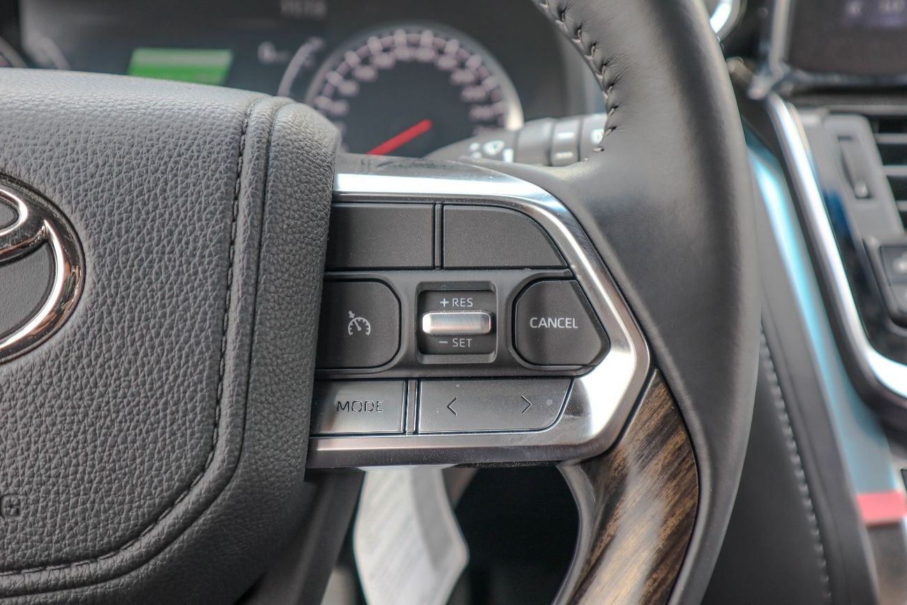 Toyota Land Cruiser VXR 3.5L Toyota Land Cruiser 300 Series (VJA300) VXR trim with the 3.5L