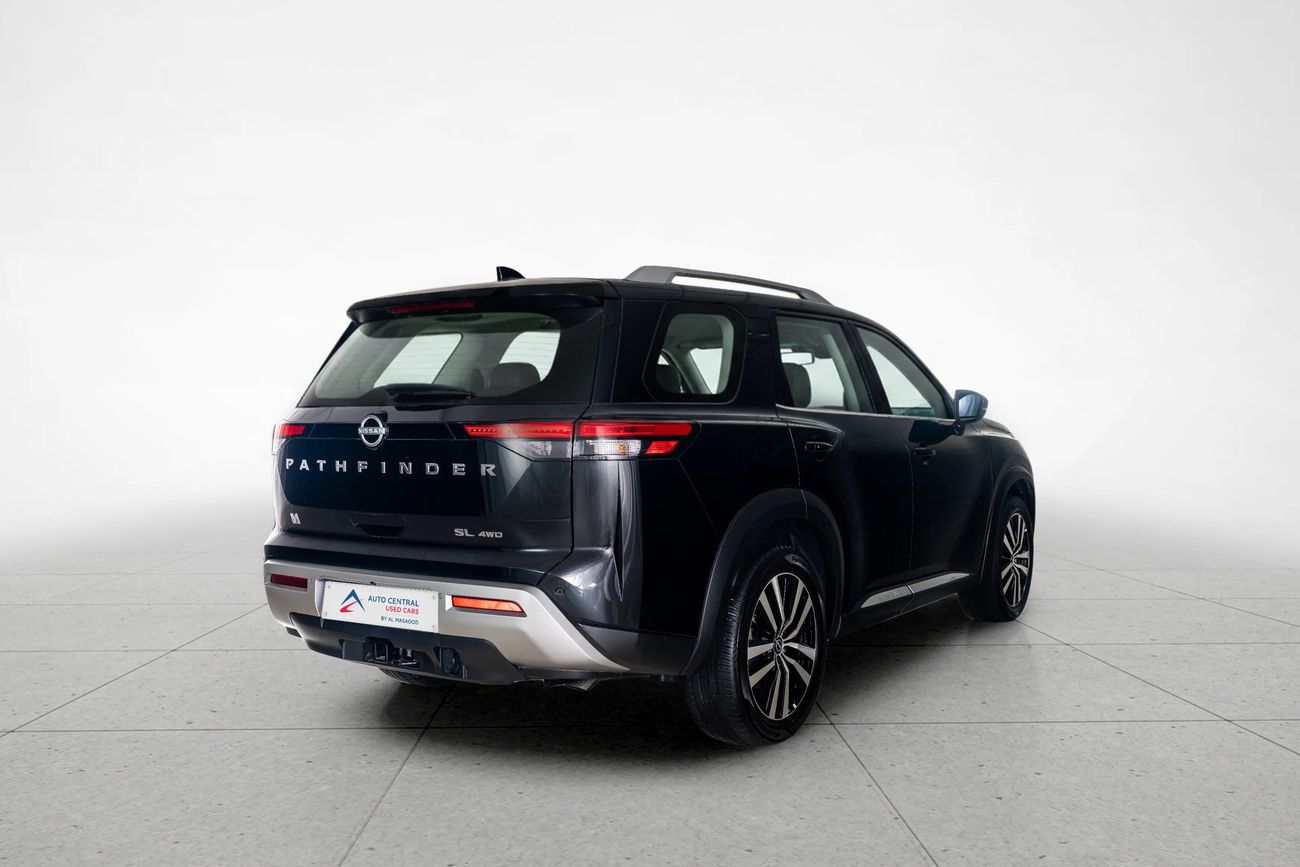 Nissan Pathfinder SL 3.5L (260 HP) 4WD SL 3.5