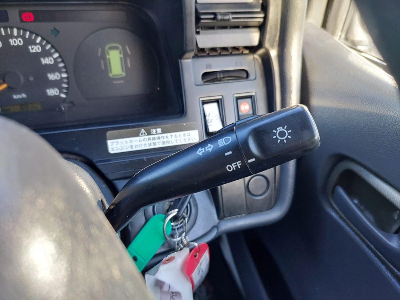 Toyota Hiace TOYOTA HIACE COMMUTER VAN RHD 2002 MODEL 3.0 L DIESEL AUTOMATIC(PM12553)