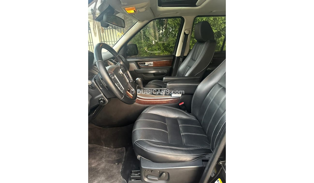 Land Rover Range Rover Sport Range Rover Sport 2010 V8 AED 25,000 is required Walkway 160.000 km Gulf specifications  , pedals, e