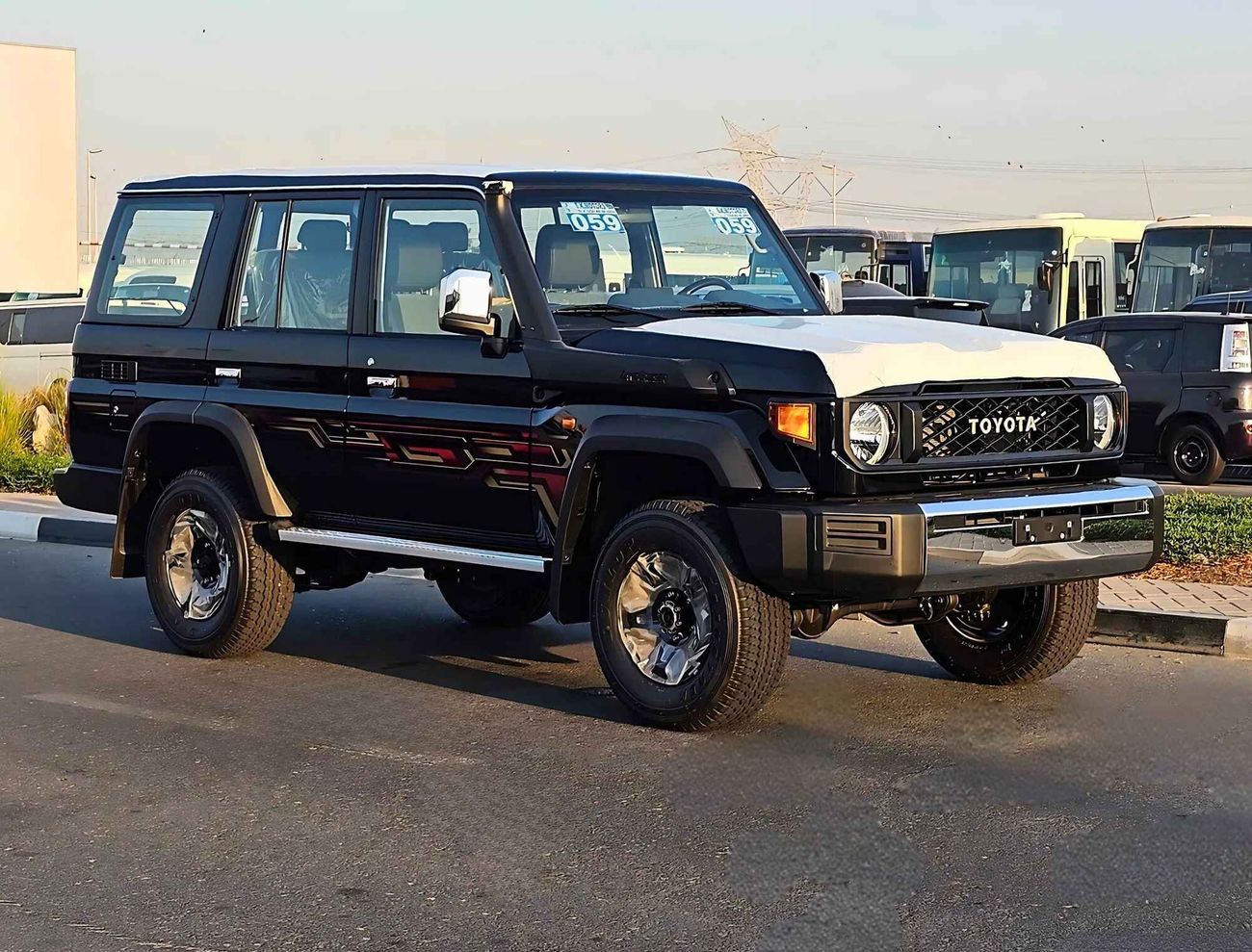 Toyota Land Cruiser 70 STD-HIGH OPTION, 4.0L PETROL V6, M/T, WOOD,STEERING / WINCH SNORKEL (CODE # 68079)