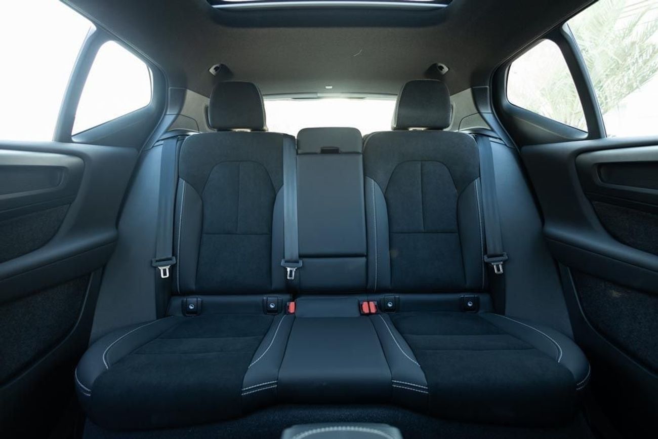 فولفو XC 40 Volvo XC40 B4 Ultimate Dark 2023 GCC under Agency Warranty with Flexible Down-Payment.