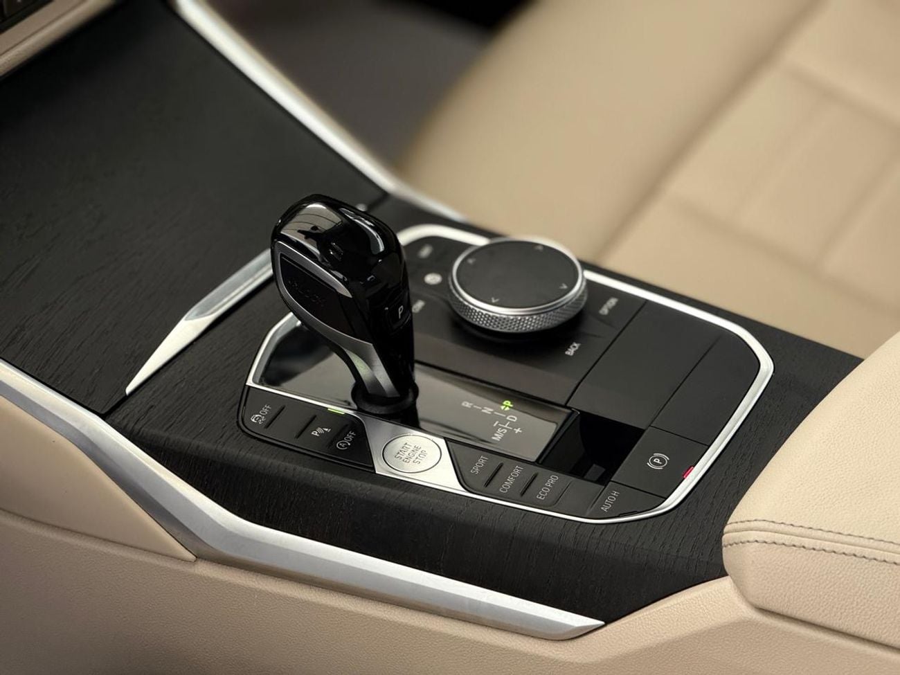 بي أم دبليو 320 Exclusive 2.0L