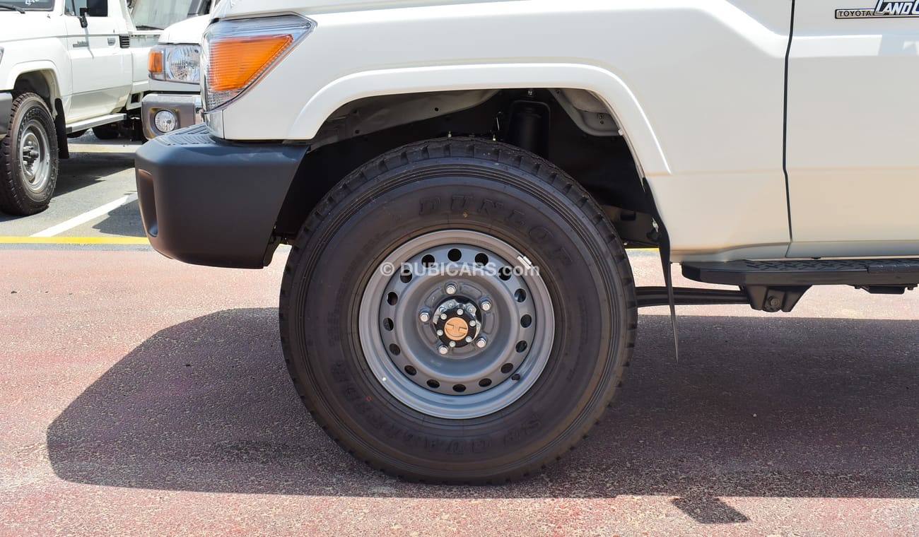 تويوتا لاند كروزر بيك آب 4.0L V6 Petrol