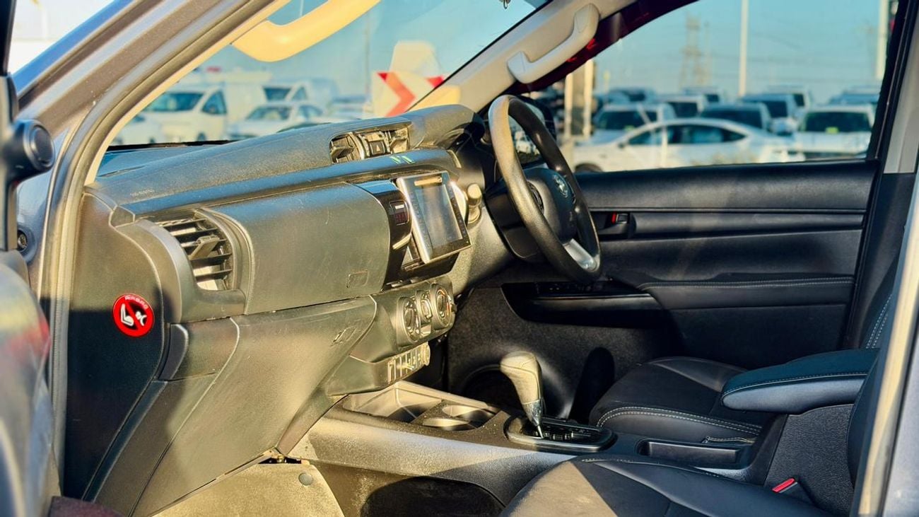 تويوتا هيلوكس 2019 | 2.8L DIESEL ENGINE | AT | RHD | PREMIUM BLACK LEATHER SEATS | ROOF MOUNTED LED LIGHTS | ROLL