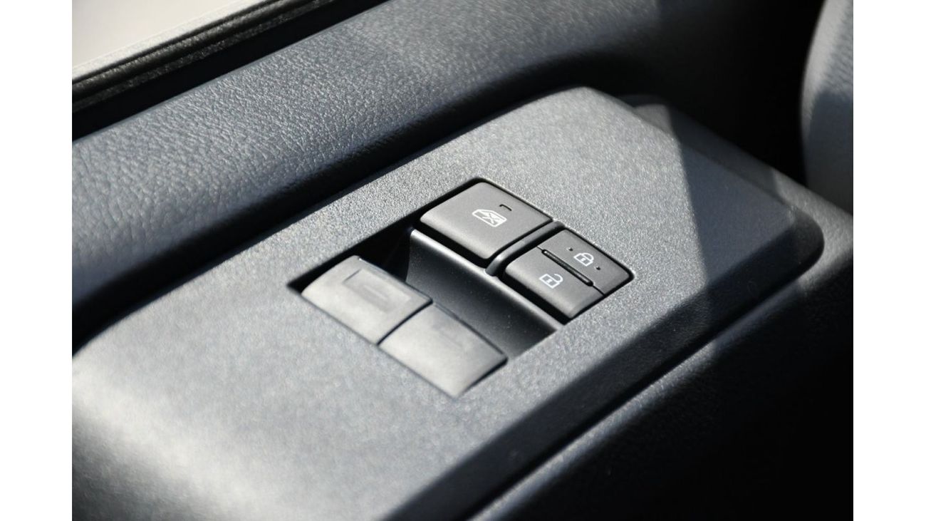 Toyota Hiace 3.5L AUTOMATIC 3 Point  Seats Belt