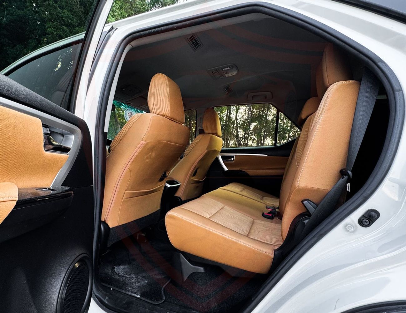 Toyota Fortuner GXR 4.0L (278 HP) Toyota Fortuner | 4.0 L | 2020 | GCC | Accident-Free | In Excellent Condition | 15
