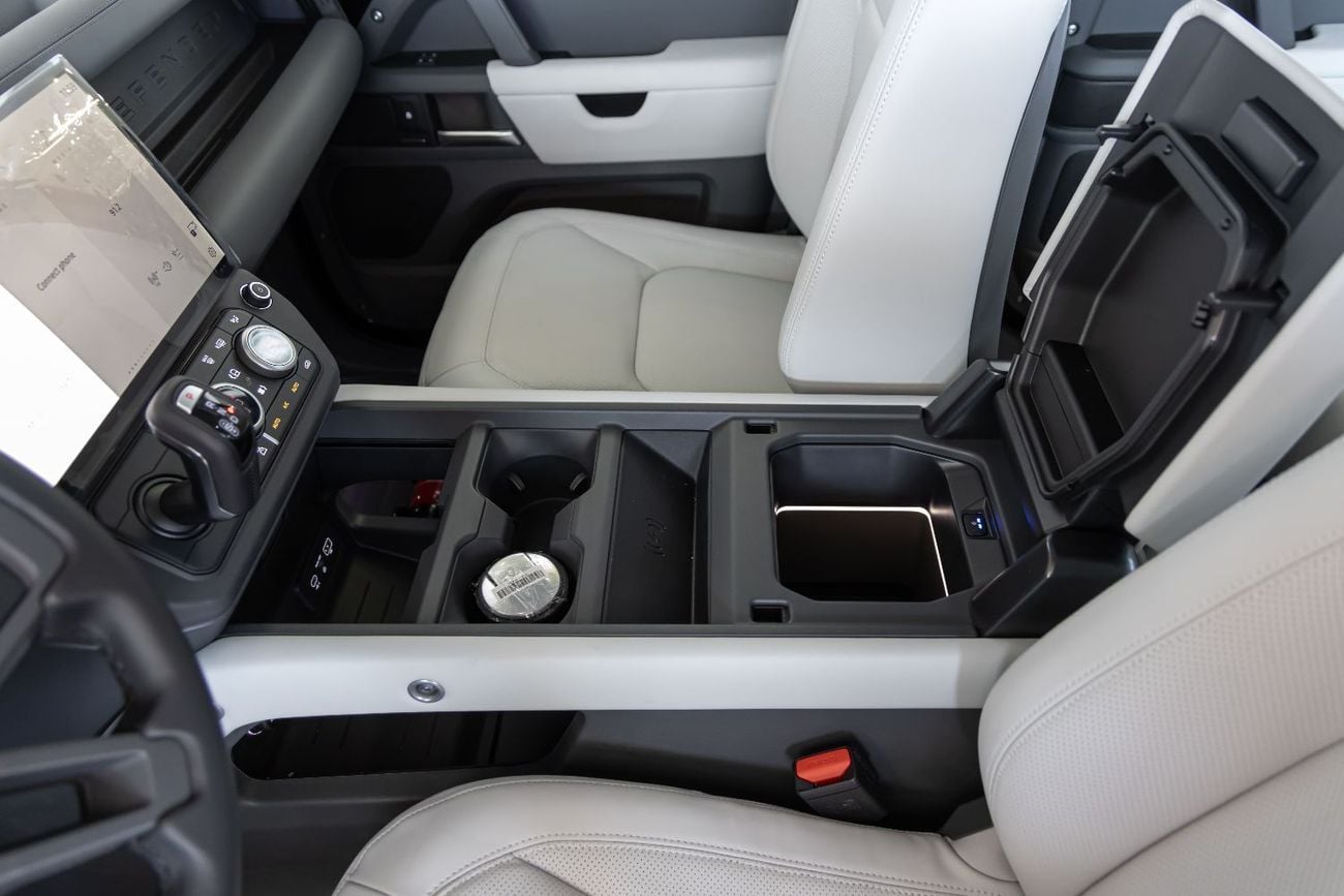 لاند روفر ديفندر Land Rover Defender X-Dynamic HSE P400 | GCC | 2026 (Export)