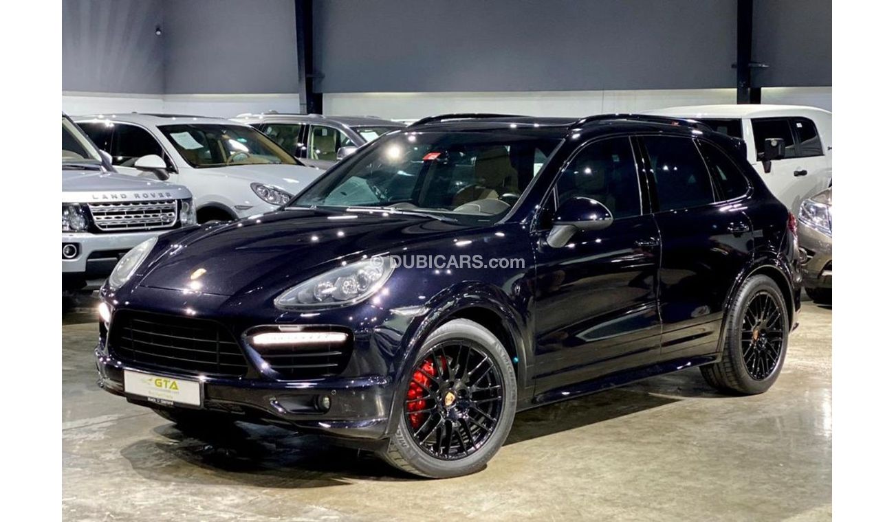 Porsche Cayenne 2014 Full Option Porsche Cayenne GTS Black Edition Full Naboodah service