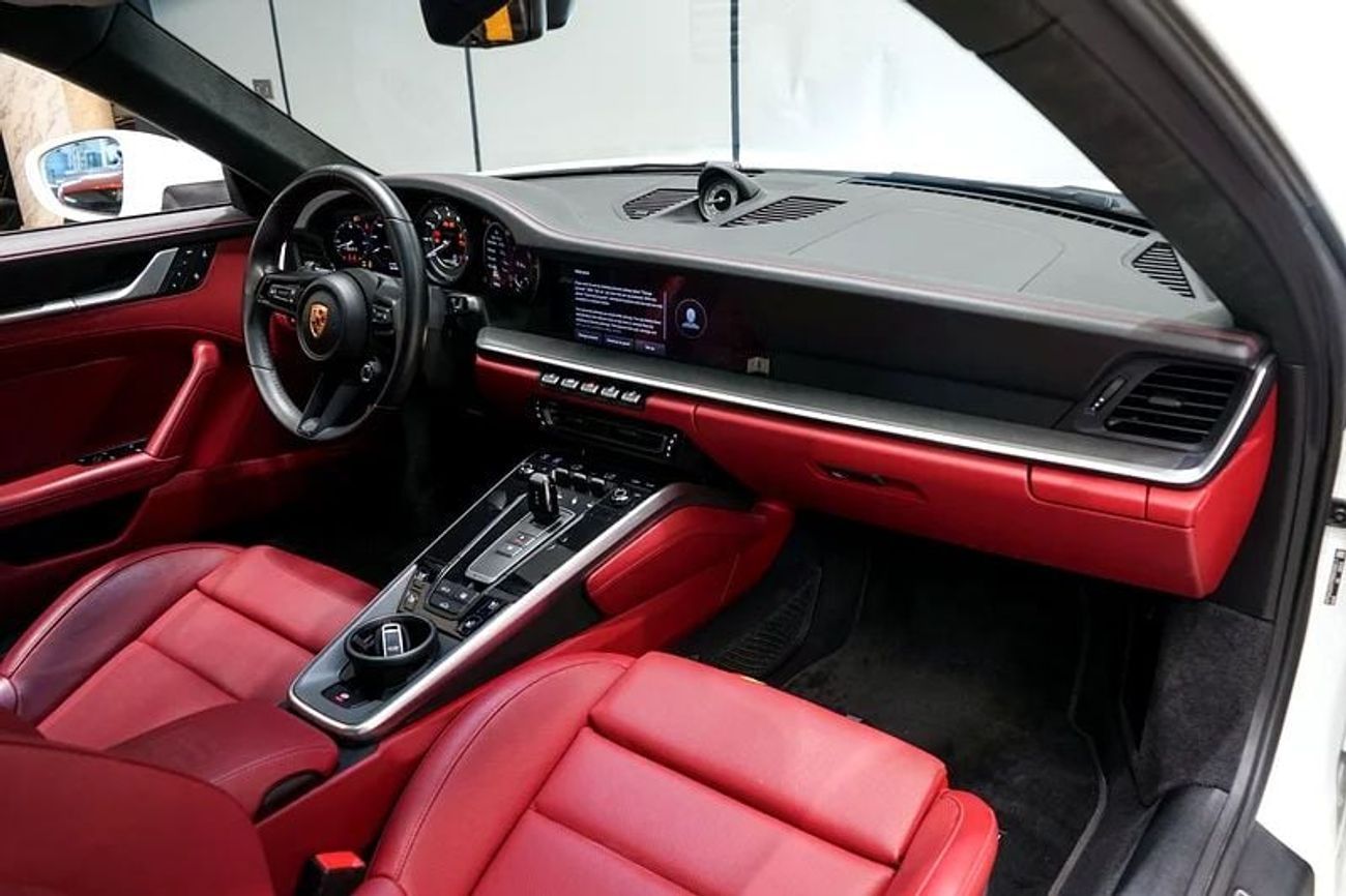 Porsche 911 Turbo 3.8L (580 HP) Coupe | GCC Specs | Full Option | Dealer Warranty Until 2027 | No Accident / No