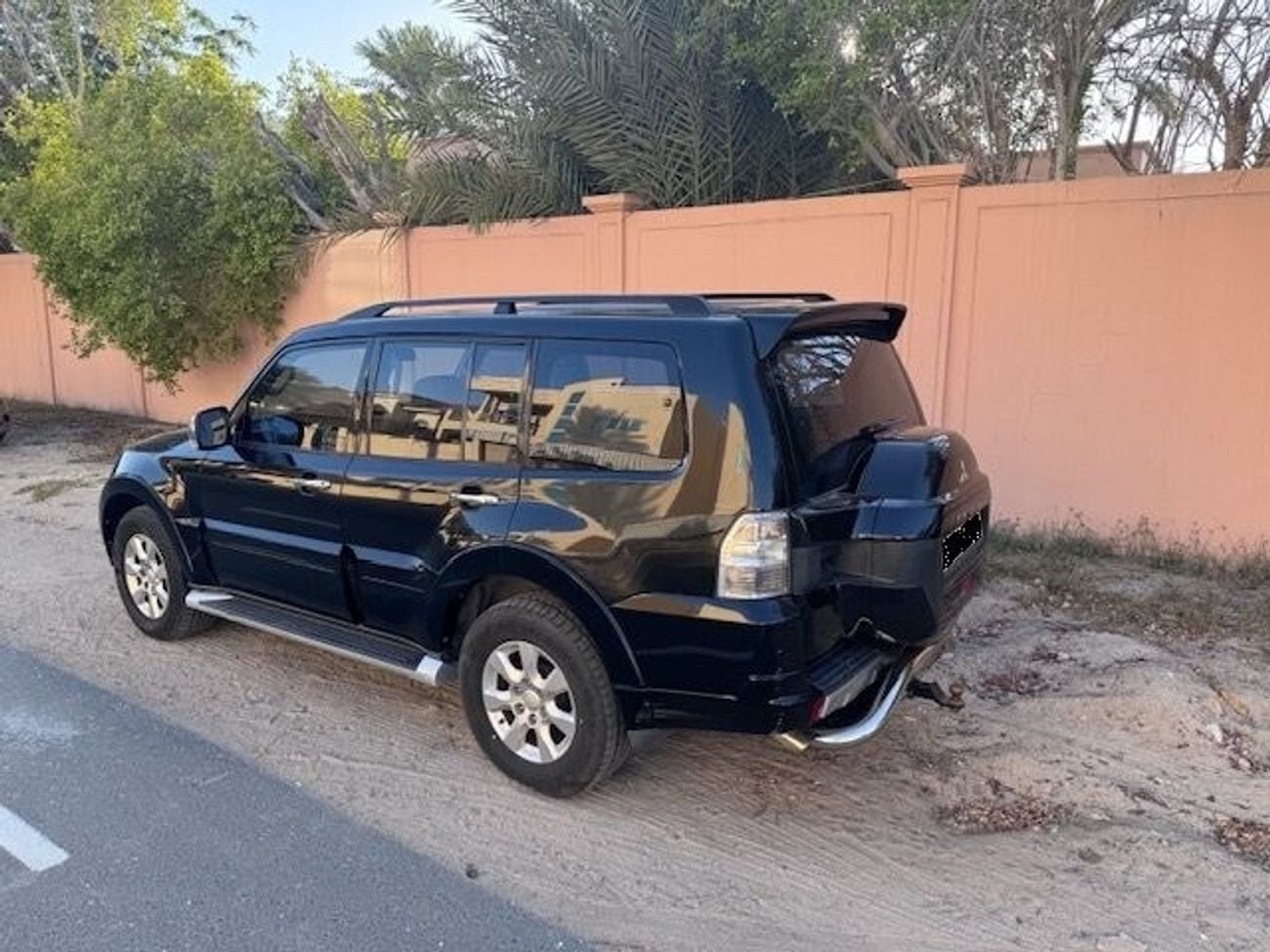 Mitsubishi Pajero GLS 3.5L (186 HP) (7 Seater)
