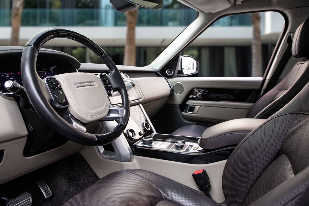 لاند روفر رينج روفر Range Rover | 3,721 P.M | 0% Downpayment | VOGUE P400 | UNDER WARRANTY!