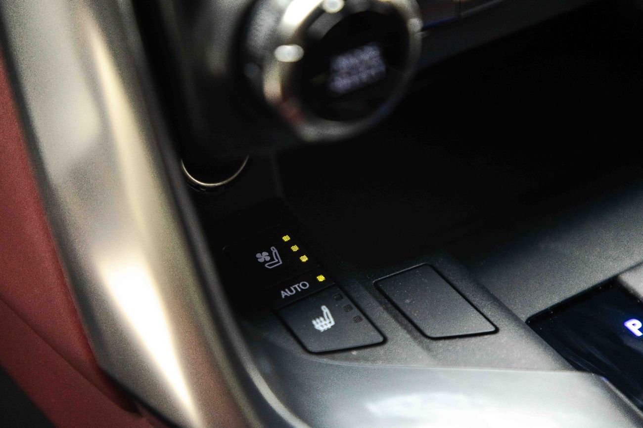 لكزس LX 500 D 3.3L Diesel - Sonic Quartz Inside Crimson | Export Only