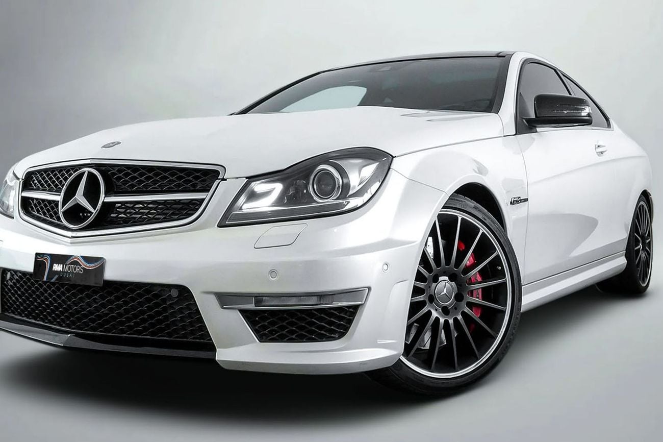 Mercedes Benz C63 AMG Std 6.2L