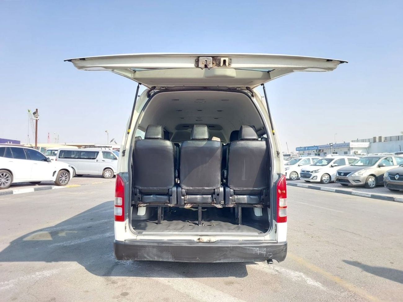 Toyota Hiace (RAMADAN OFFER) TOYOTA HIACE COMMUTER VAN RHD 2018 MODEL 2.5 L DIESEL MANUAL(PM73780)