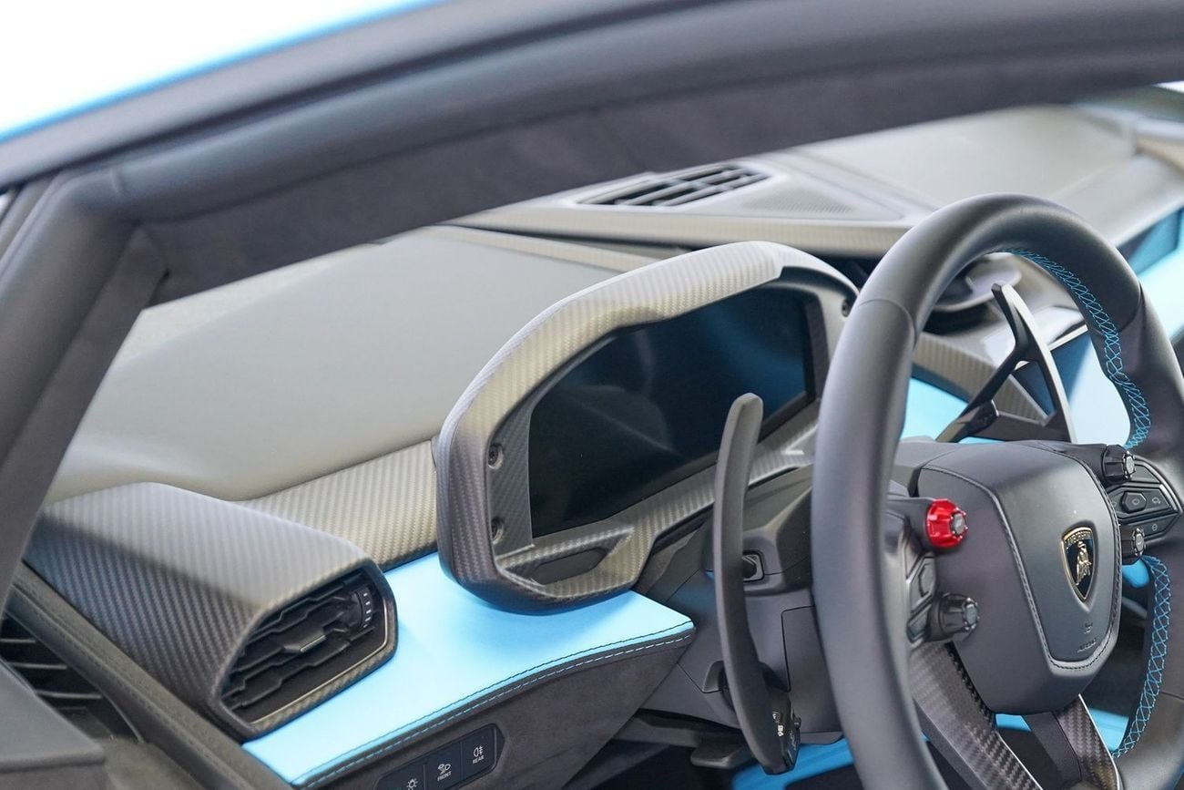 لامبورغيني ريفويلتو SPORTIVA 6.5L V12 Hybrid