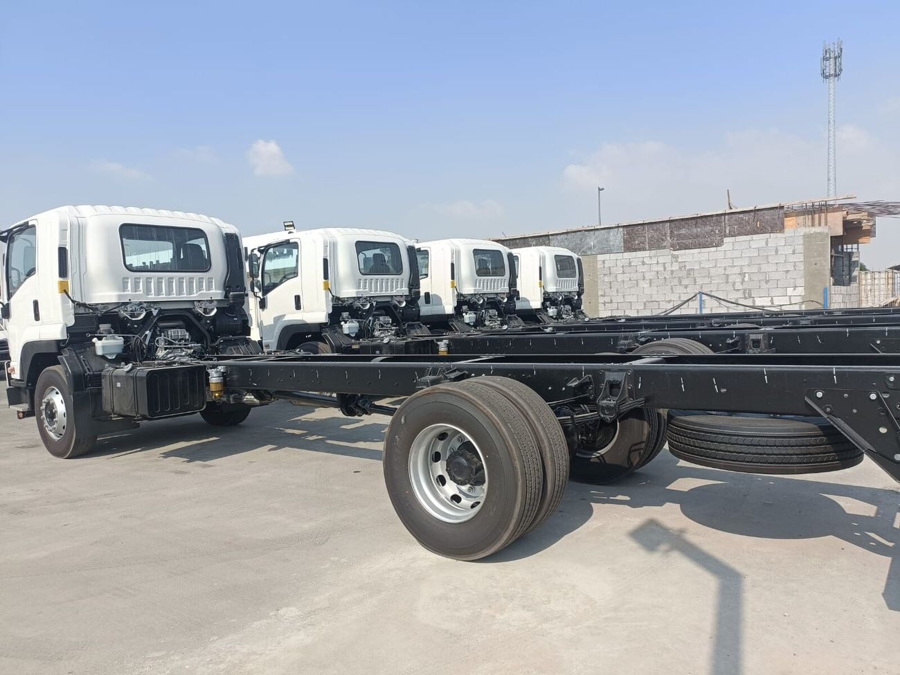 Isuzu FVR Isuzu FVR Pick Up truck , Model 2025 , GCC Specs