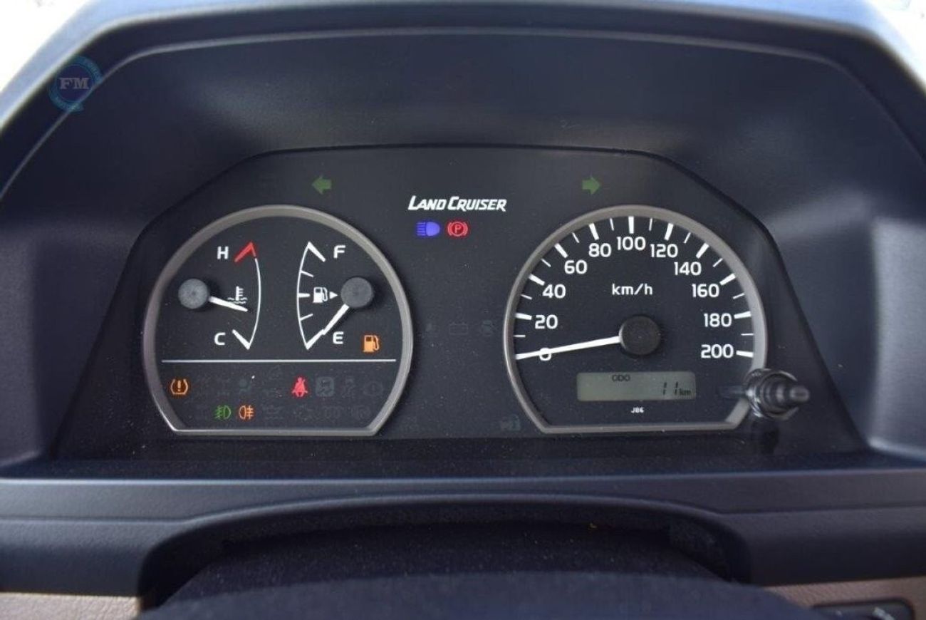 تويوتا لاند كروزر 70 71 4.0L Petrol