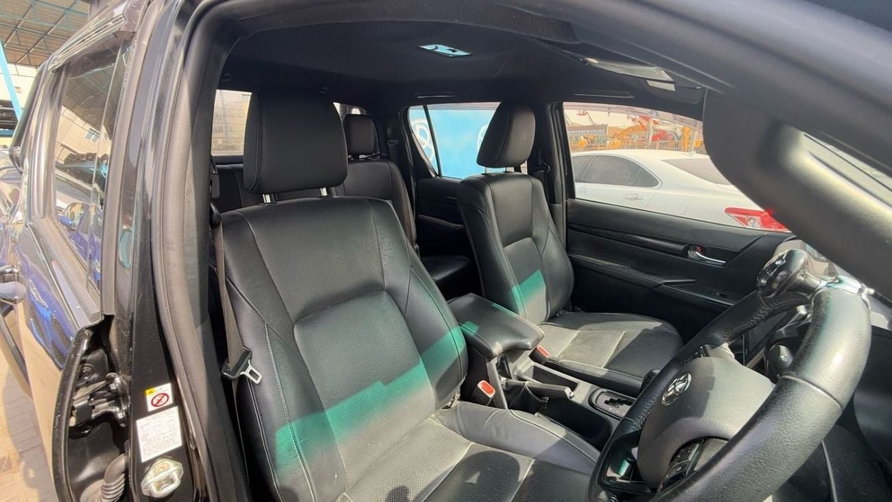 Toyota Hilux Toyota hilux 2019 diesel 2.8 RHD full options