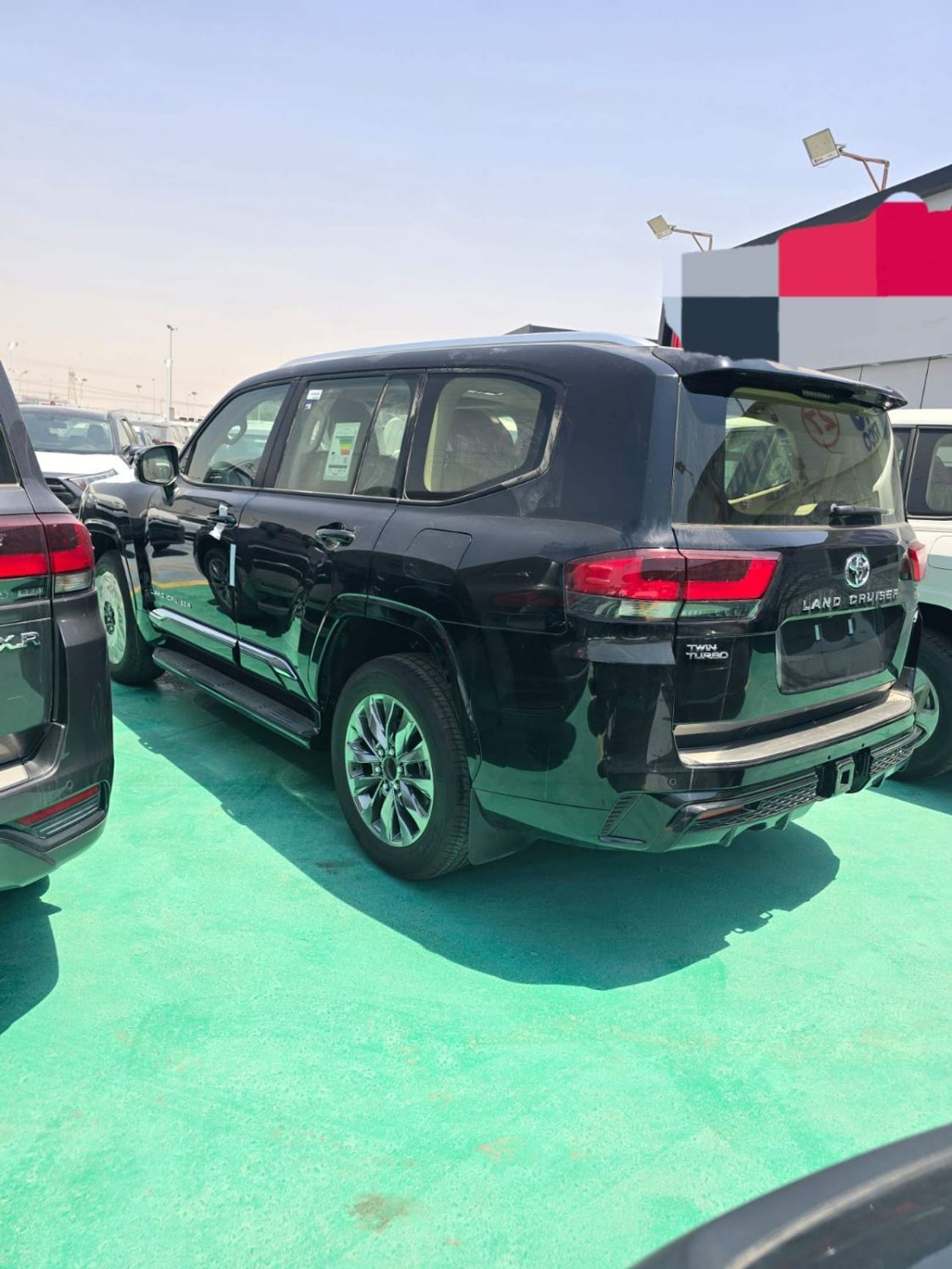 Toyota Land Cruiser TOYOTA LAND CRUISER LC300 GXR 3.5L PETROL TWIN TURBO WITH RADAR 2024 GCC