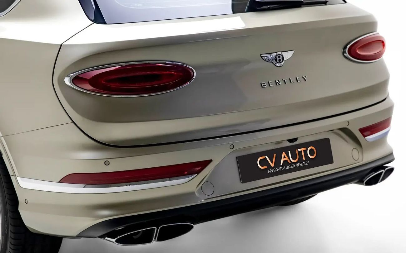 Bentley Bentayga Azure 4.0T - GCC Spec - With Warranty and Service contract ( Al Habtoor )