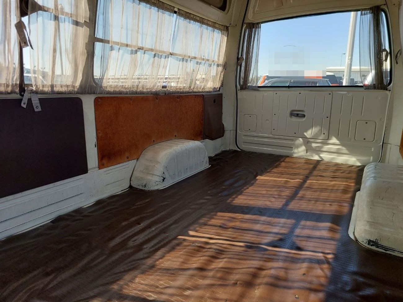 تويوتا هاياس TOYOTA HIACE VAN RHD 1986 MODEL 2.4 L DIESEL MANUAL(PM03751)