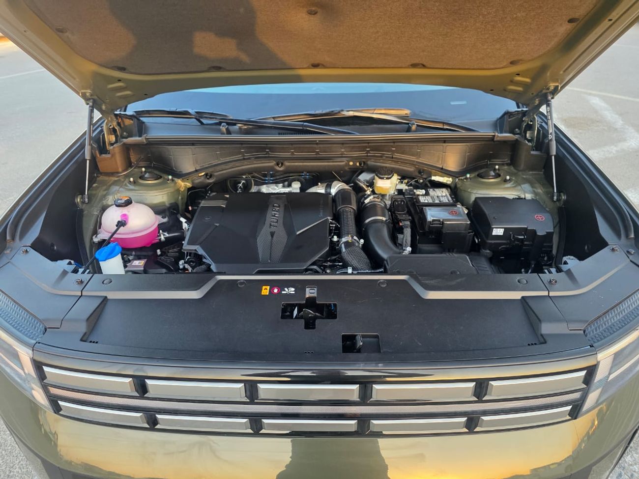 Hyundai Santa Fe 2025 Model Push button , Trunk automatic and original leather with 8 seatwe