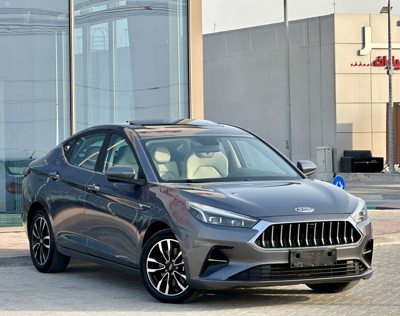 JAC J7 570-Monthly l GCC l Cruise, Sunroof, Leather Seats l Accident Free