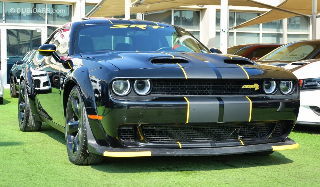 دودج تشالينجر Challenger SRT Scat Pack V8 6.4L 2016/ MANUAL/ Original AirBags/ FullOption/Very Good Condition